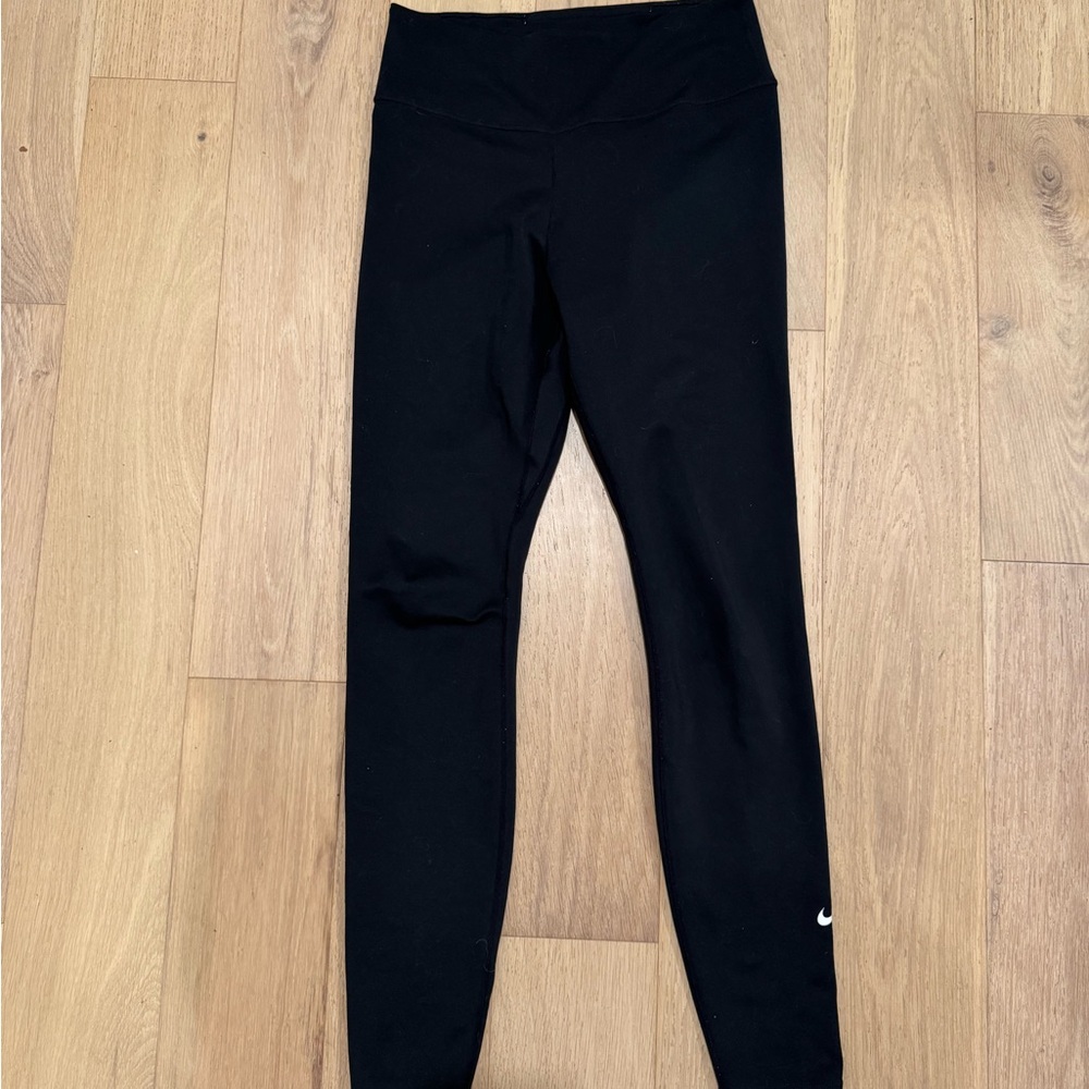 Medium High Waisted Nike Leggings